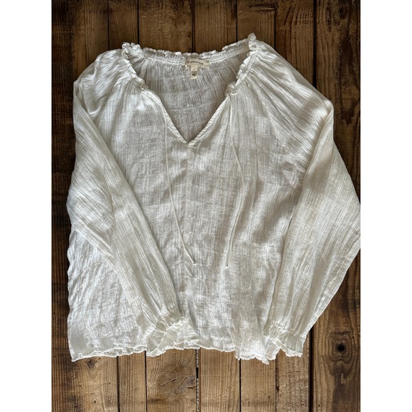 grade & gather Tops - Grade & Gather White Textured Gauze Ruffle V-Neck Blouse Top Womens Medium